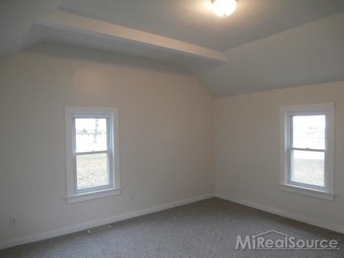 5067 North Ridge Road Chesaning, MI 48616 - Photo 11 of 13 31222173-10.JPG