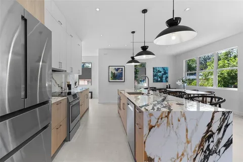 $795,000 | 668 Newton Avenue South, St. Petersburg, FL 33701