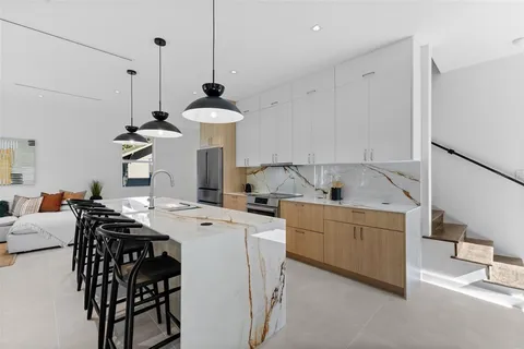 $795,000 | 668 Newton Avenue South, St. Petersburg, FL 33701