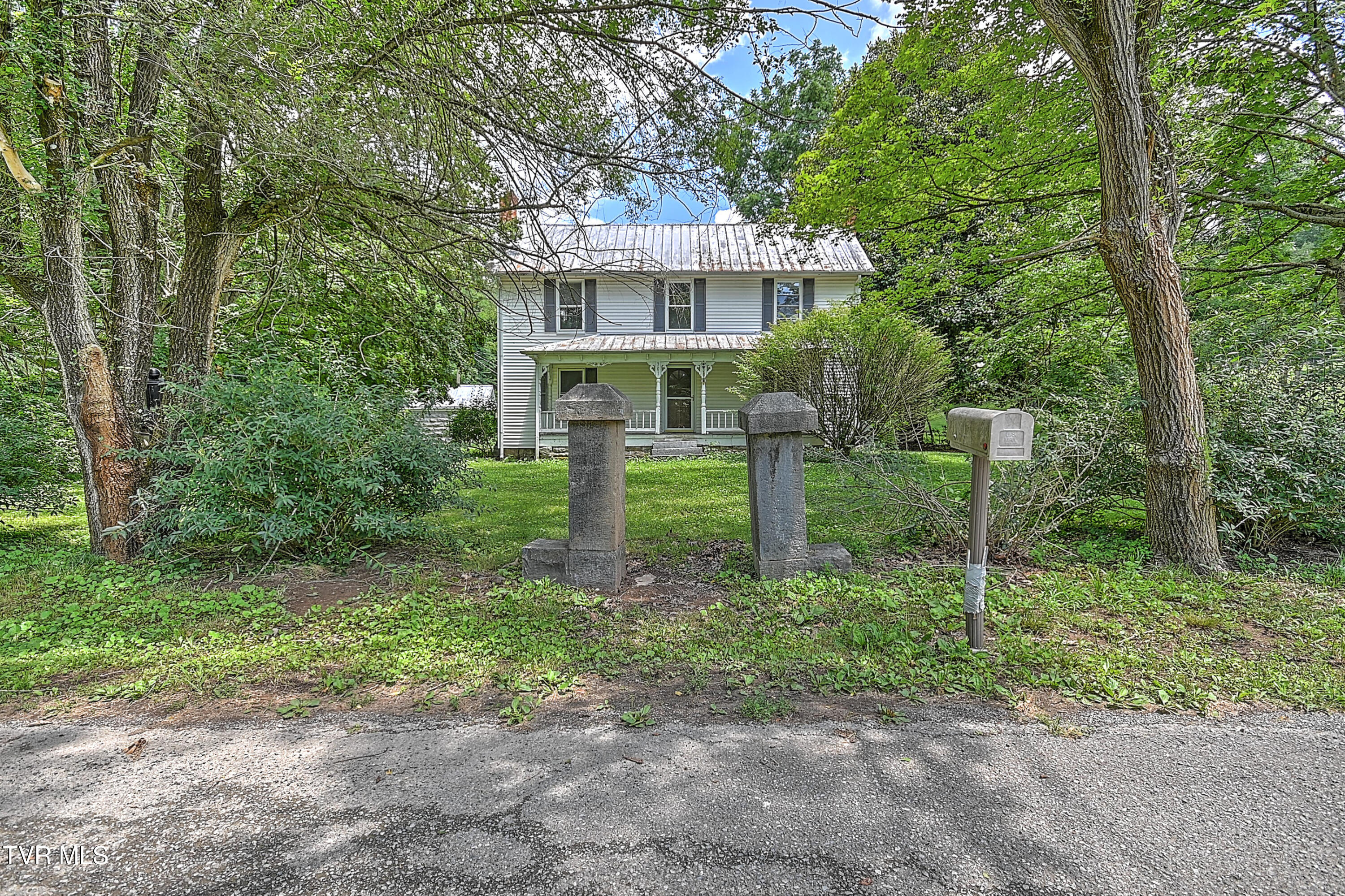 301 Keenburg Road Bluff City, TN 37618 - Photo 1 of 58 301 Keenburg TJ-2