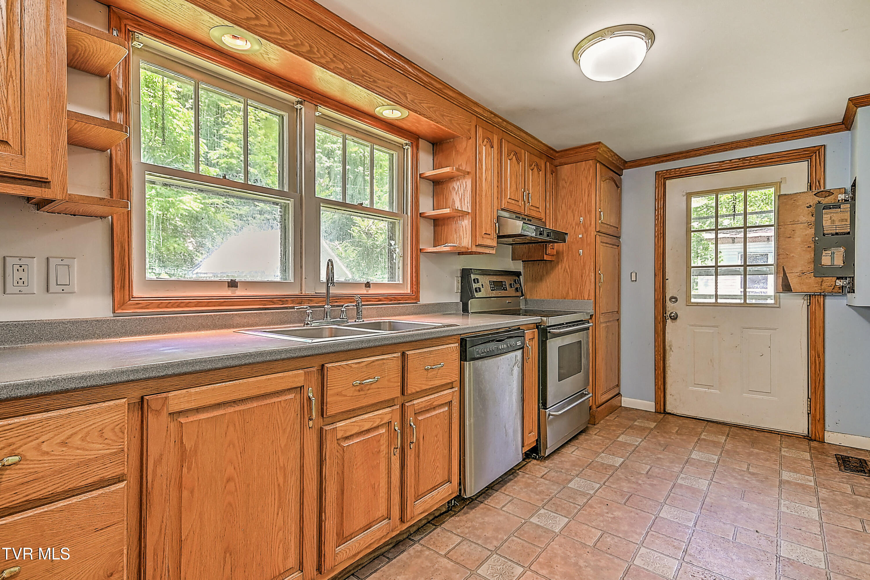 301 Keenburg Road Bluff City, TN 37618 - Photo 12 of 58 301 Keenburg TJ-29