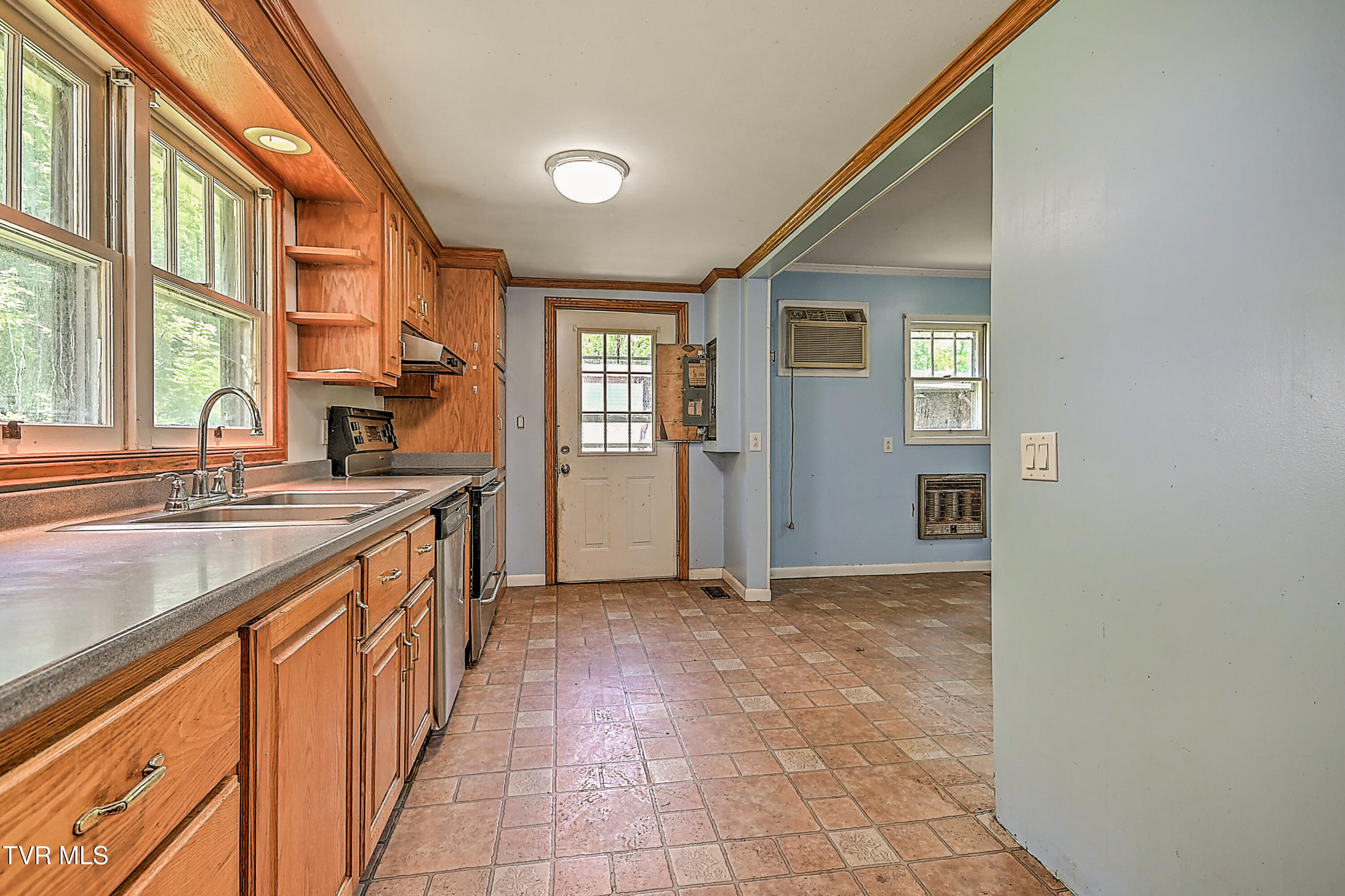 301 Keenburg Road Bluff City, TN 37618 - Photo 14 of 58 301 Keenburg TJ-28