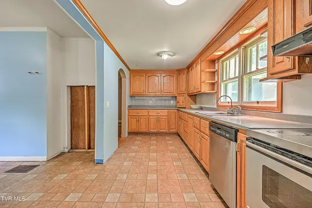 $245,000 | 301 Keenburg Road, Bluff City, TN 37618