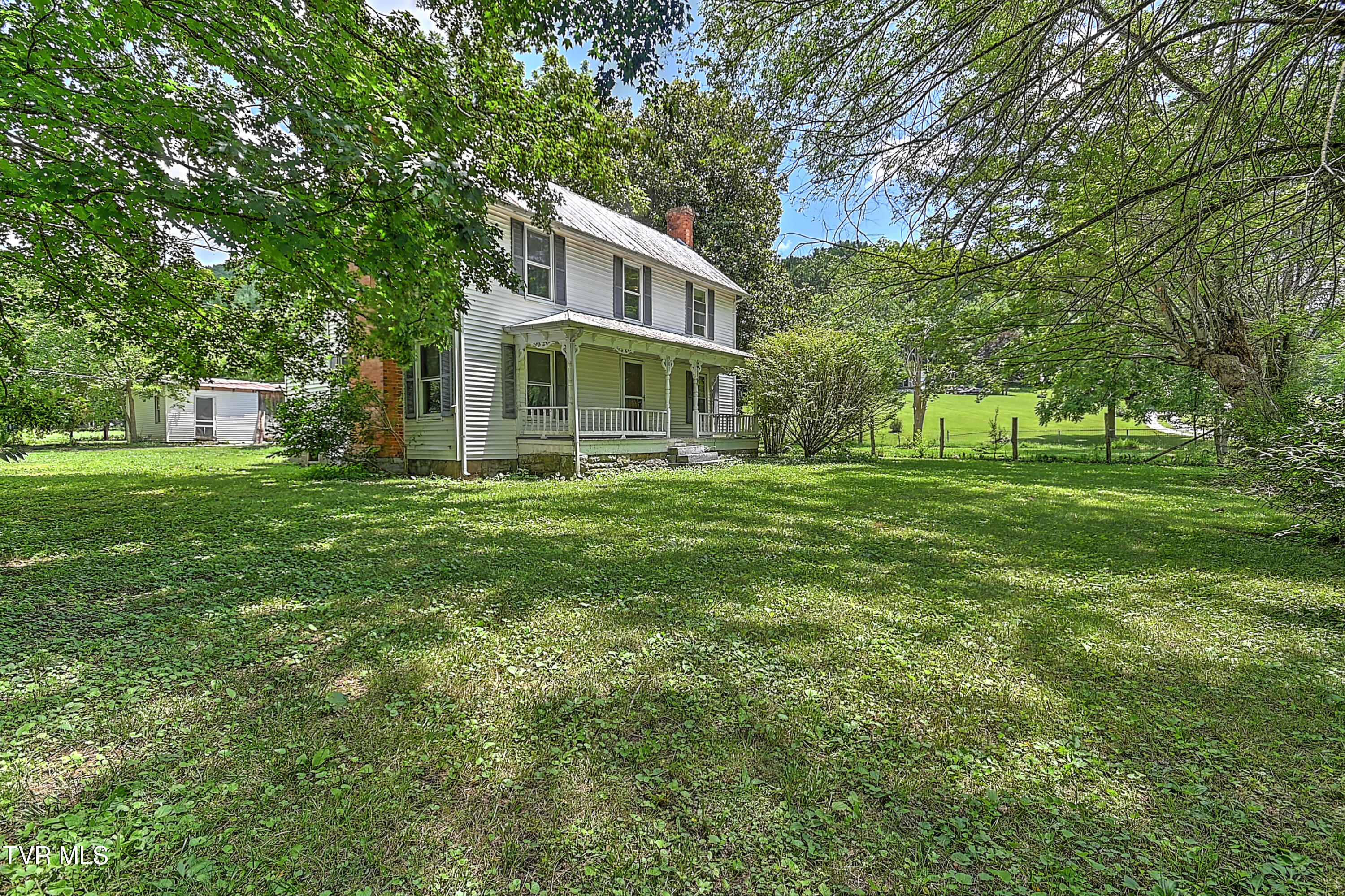 301 Keenburg Road Bluff City, TN 37618 - Photo 2 of 58 301 Keenburg TJ