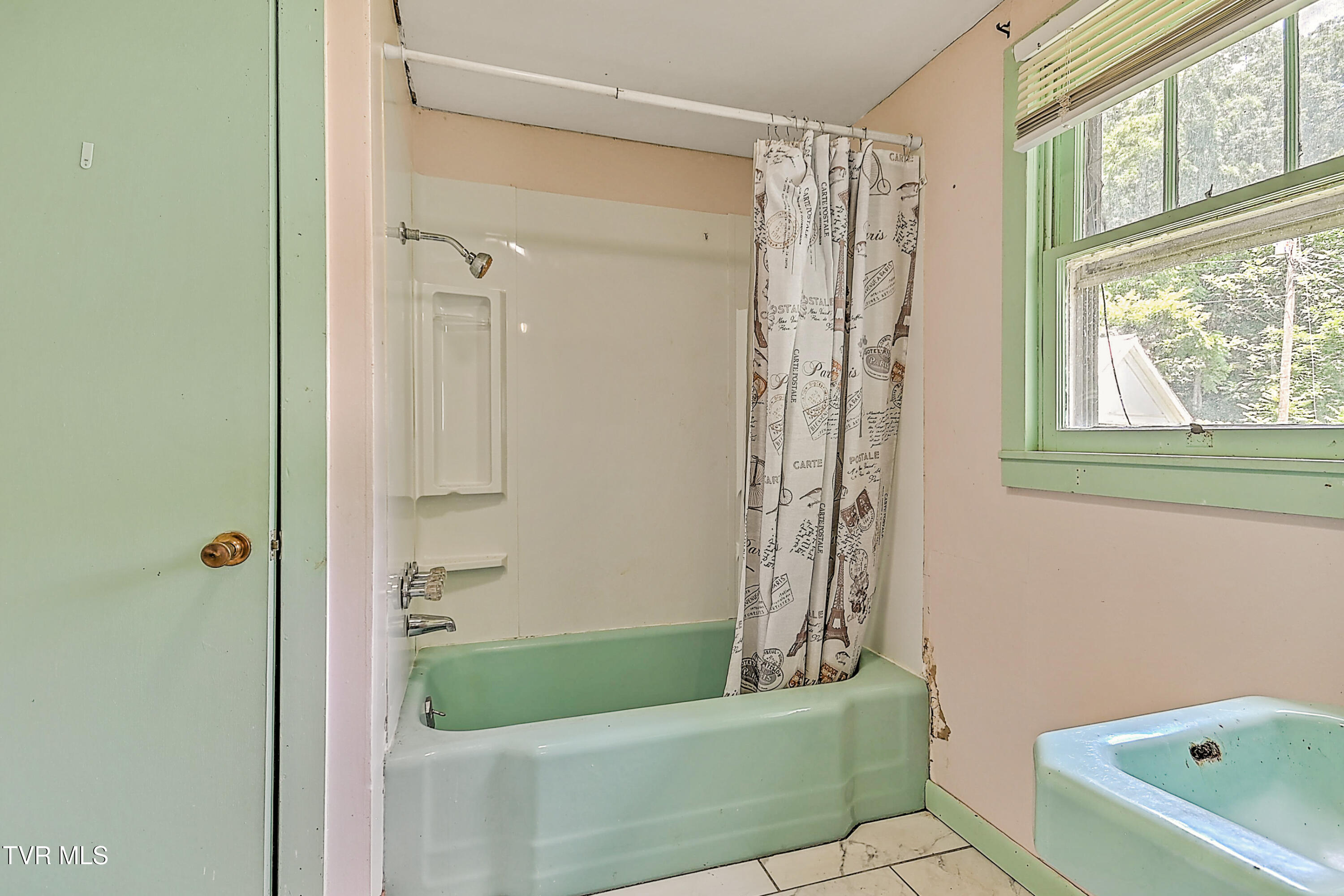 301 Keenburg Road Bluff City, TN 37618 - Photo 24 of 58 301 Keenburg TJ-18