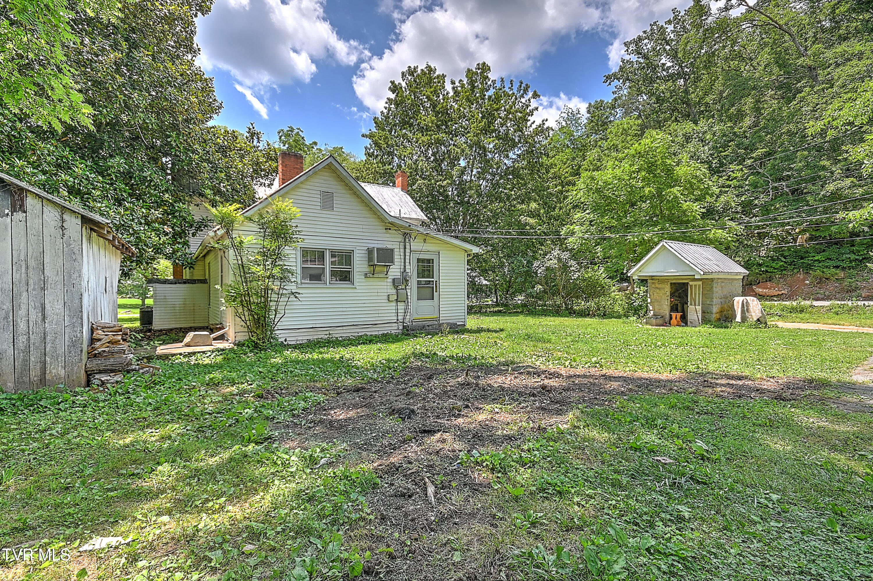 301 Keenburg Road Bluff City, TN 37618 - Photo 40 of 58 301 Keenburg TJ-44