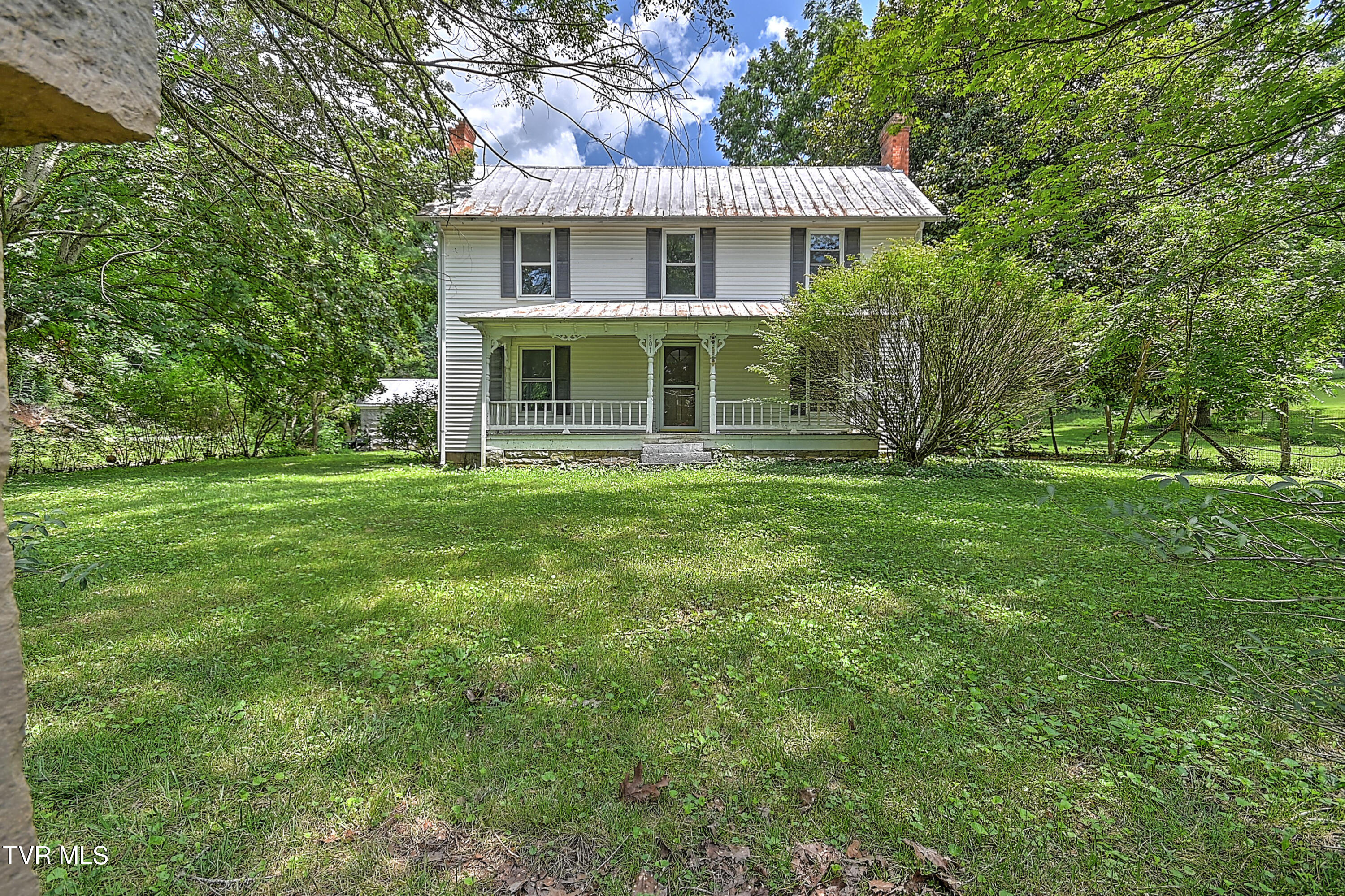 301 Keenburg Road Bluff City, TN 37618 - Photo 5 of 58 301 Keenburg TJ-3