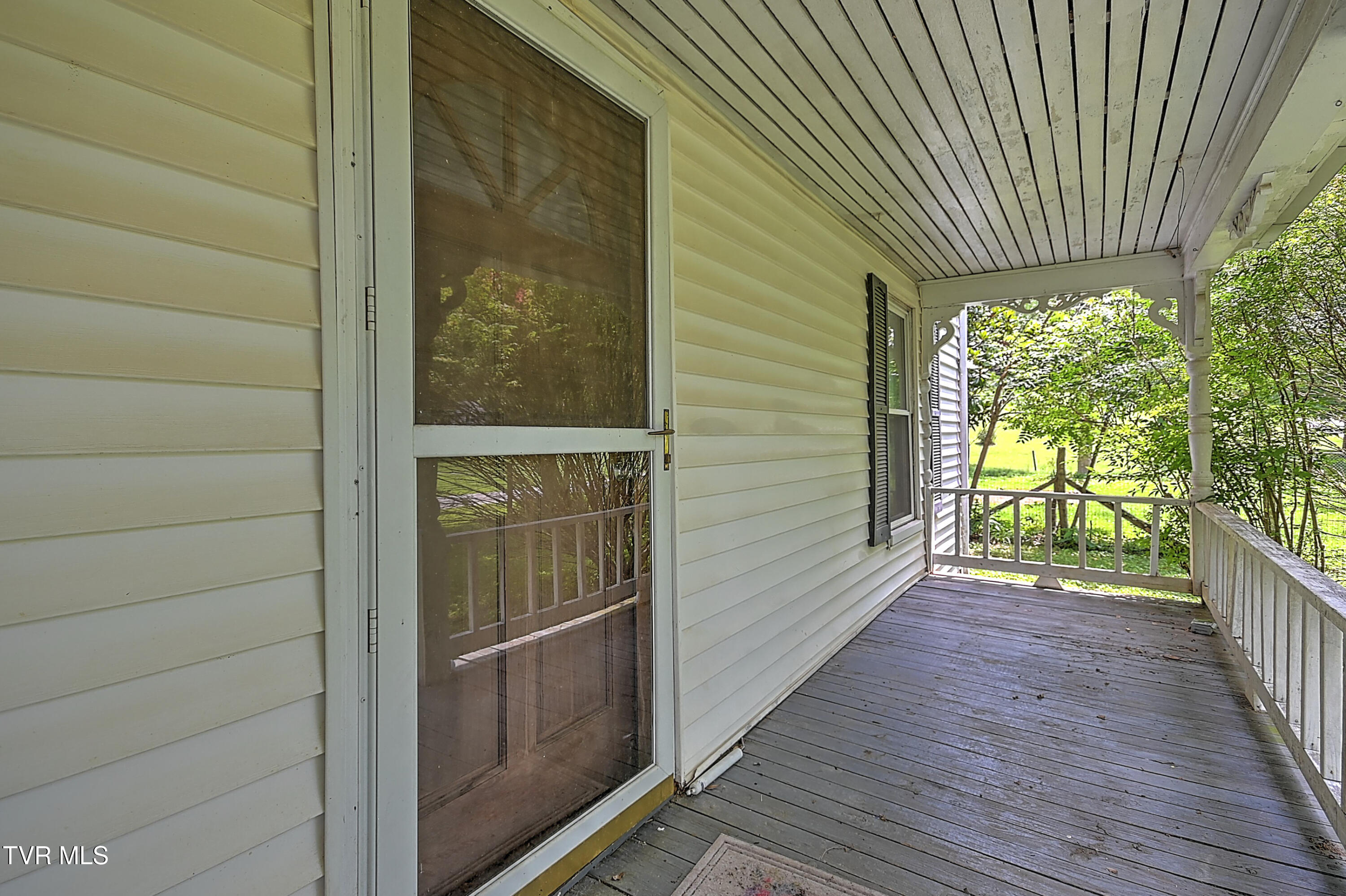 301 Keenburg Road Bluff City, TN 37618 - Photo 9 of 58 301 Keenburg TJ-9