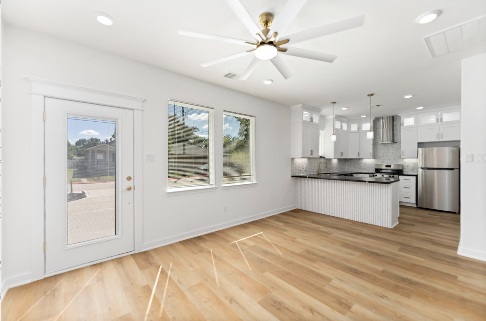 7809 Queen Street, Unit B Houston, TX 77028 - Photo 4 of 23