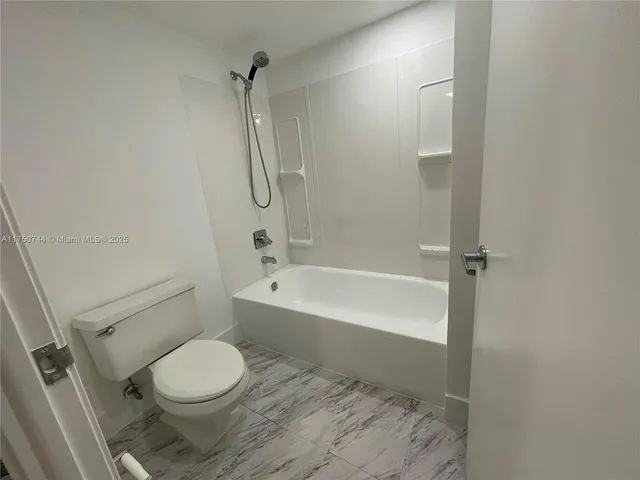 $399,000 | 210 174th Street, Unit 305, Sunny Isles Beach, FL 33160