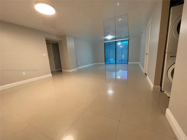 $399,000 | 210 174th Street, Unit 305, Sunny Isles Beach, FL 33160