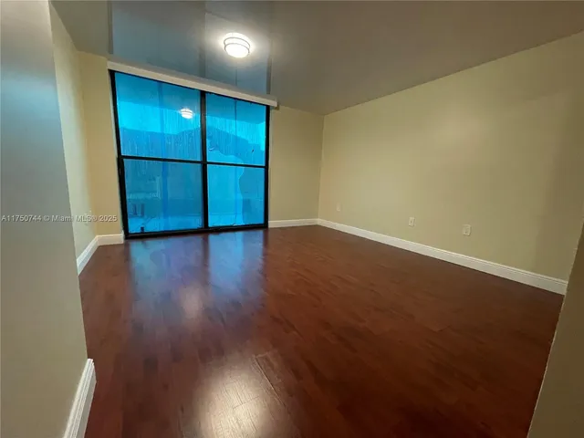 $399,000 | 210 174th Street, Unit 305, Sunny Isles Beach, FL 33160