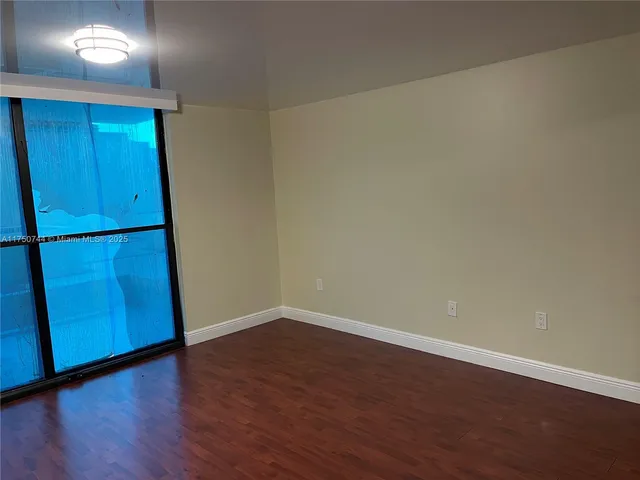 $399,000 | 210 174th Street, Unit 305, Sunny Isles Beach, FL 33160