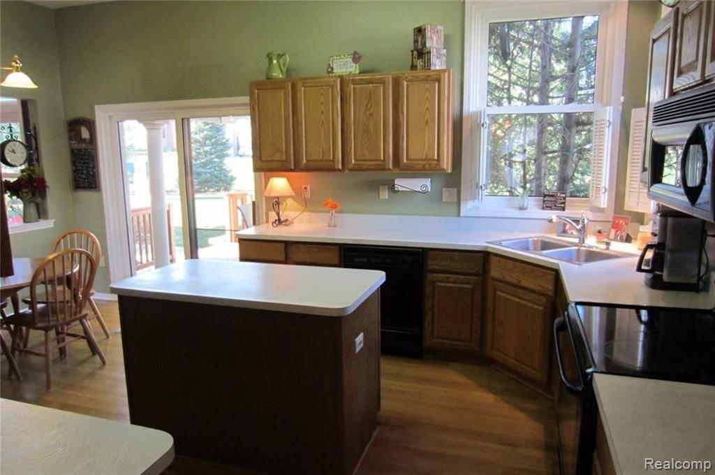 3968 May Center Road Lake Orion, MI 48360 - Photo 3 of 24