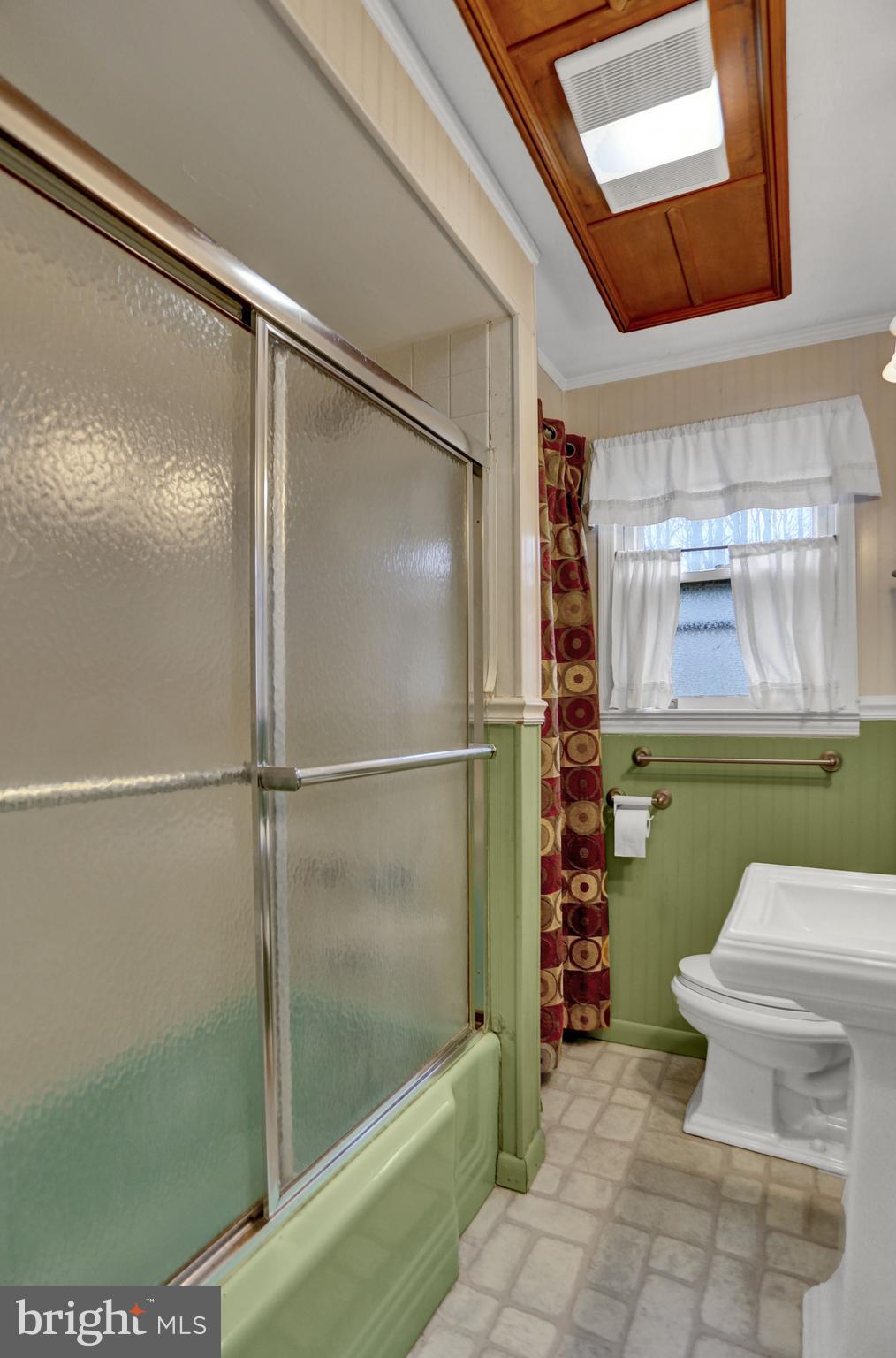 2610 Hill Road Reading, PA 19606 - Photo 17 of 33