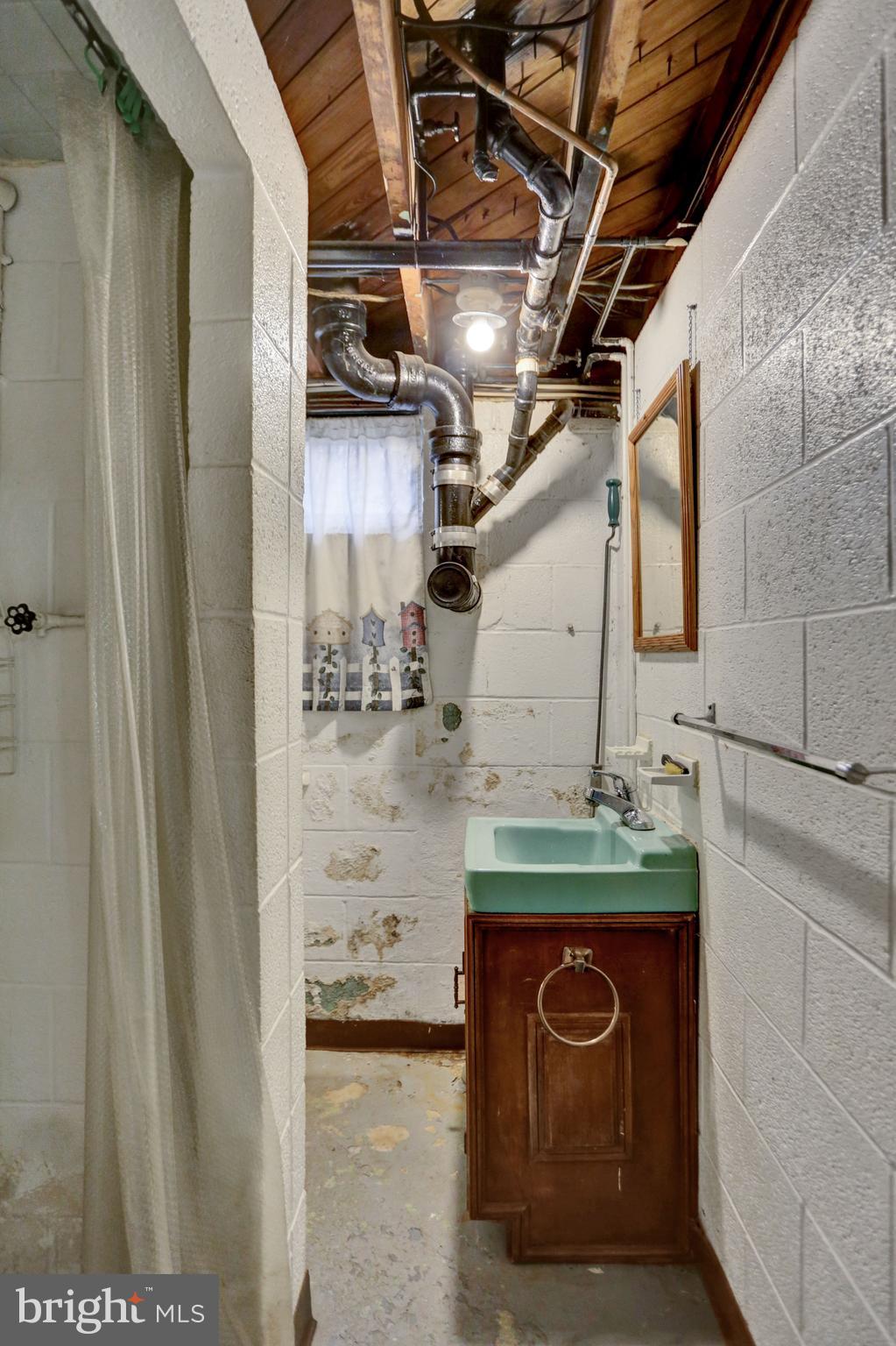 2610 Hill Road Reading, PA 19606 - Photo 26 of 33