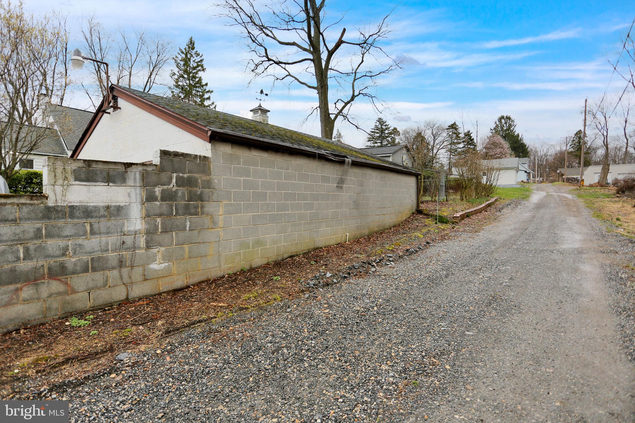 2610 Hill Road Reading, PA 19606 - Photo 32 of 33