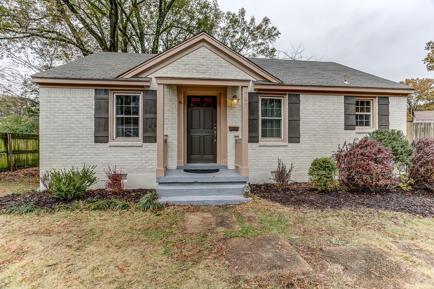 767 Berry Road Memphis, TN 38117 - Photo 1 of 16 front view of a house
