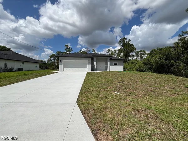 $2,000 | 1139 Rahway Street, Lehigh Acres, FL 33974