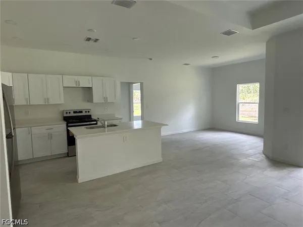 $2,000 | 1139 Rahway Street, Lehigh Acres, FL 33974