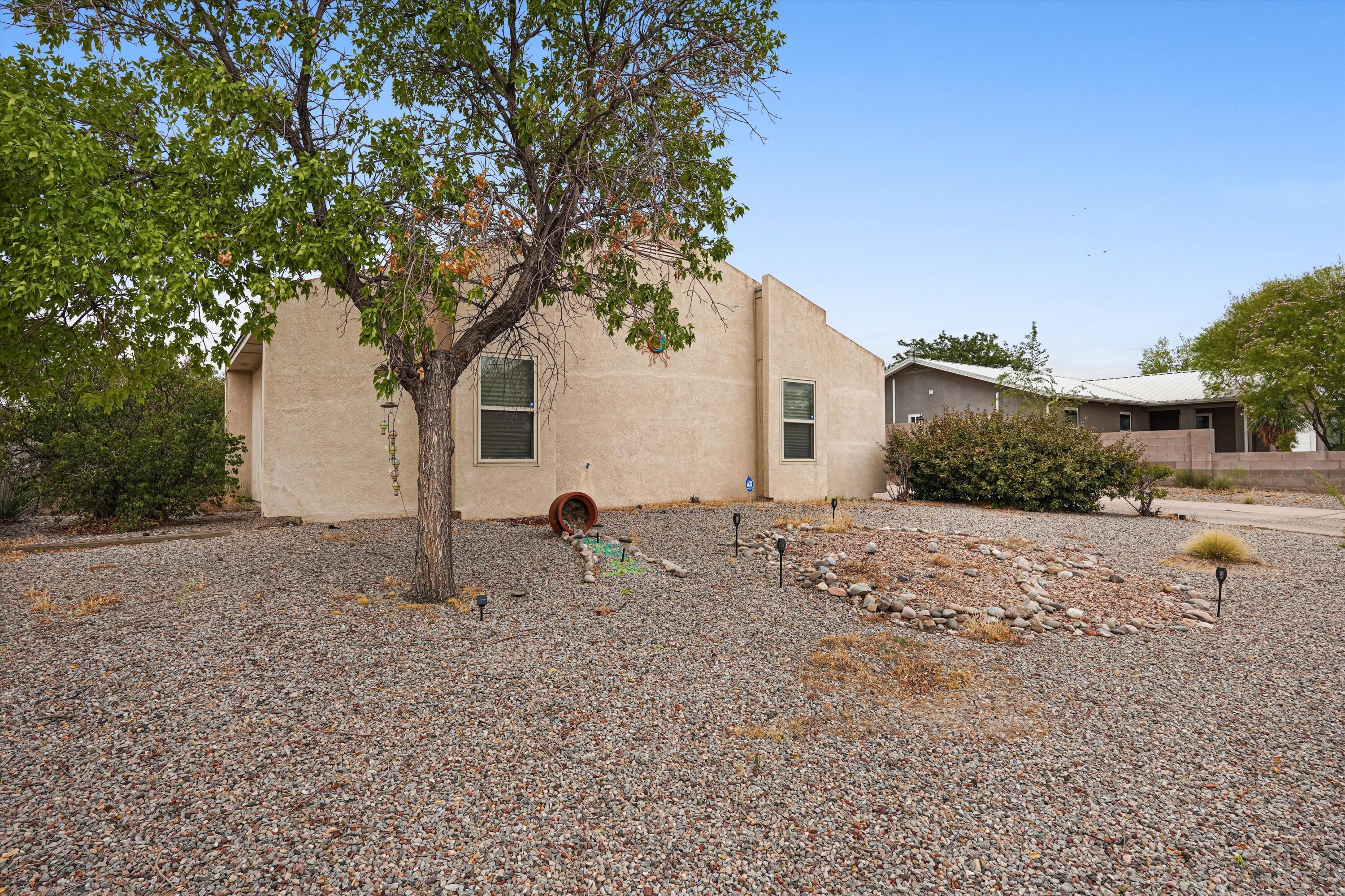 451 Stallion Road Southeast Rio Rancho, NM 87124 - Photo 3 of 29 Gallery Image 3