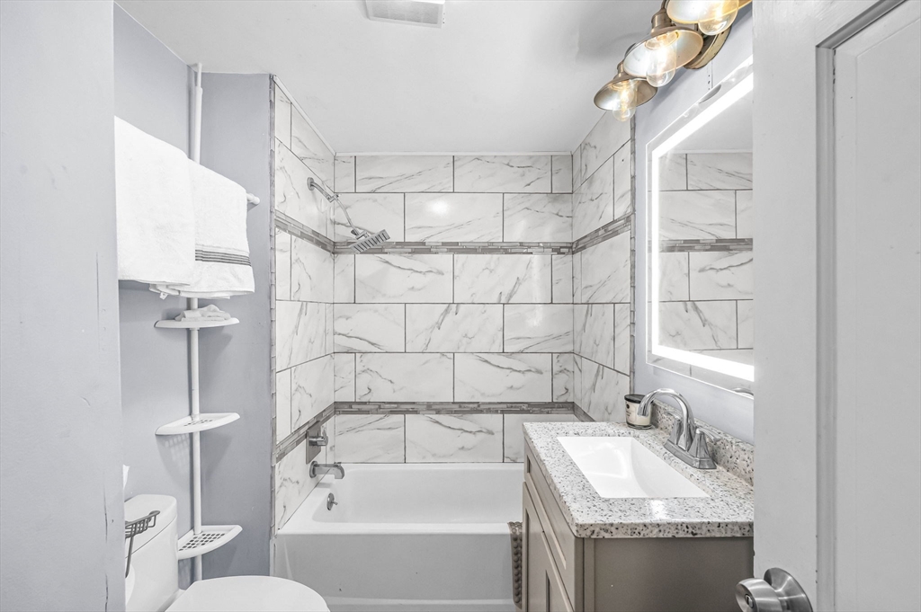 63 Lawton Street Springfield, MA 01109 - Photo 13 of 34