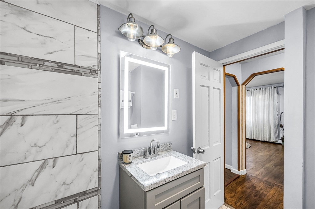 63 Lawton Street Springfield, MA 01109 - Photo 14 of 34