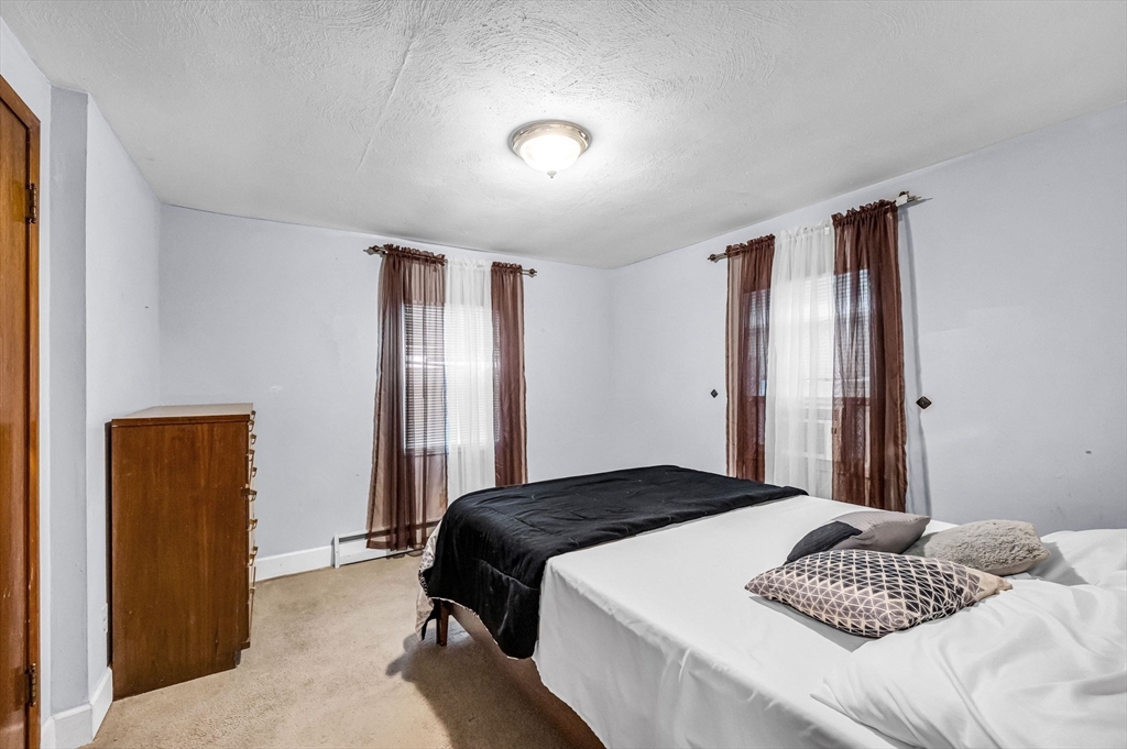 63 Lawton Street Springfield, MA 01109 - Photo 19 of 34