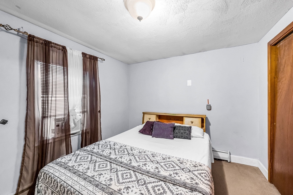 63 Lawton Street Springfield, MA 01109 - Photo 21 of 34