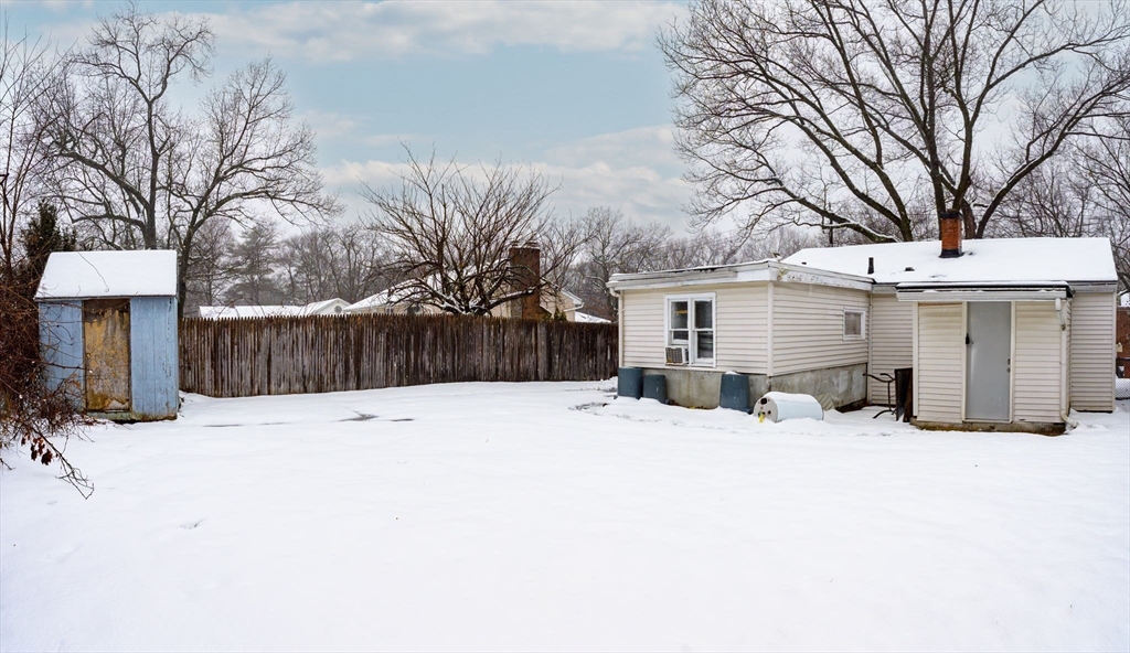 63 Lawton Street Springfield, MA 01109 - Photo 31 of 34