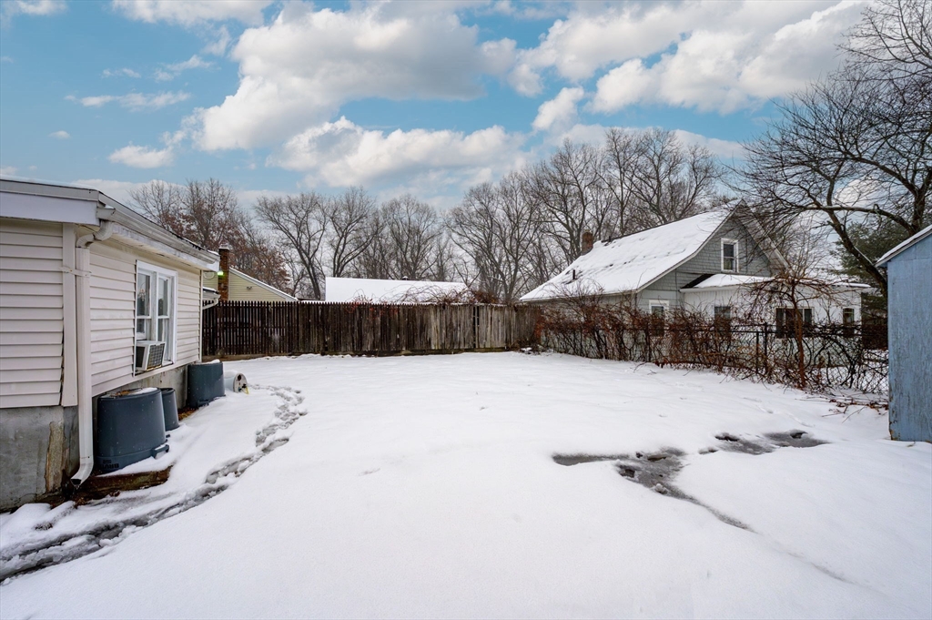 63 Lawton Street Springfield, MA 01109 - Photo 32 of 34