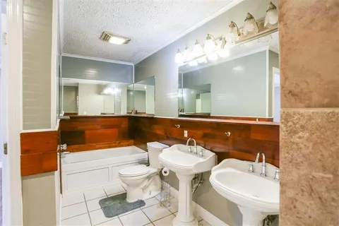$200,000 | 1015 Paris Street, Lake Charles, LA 70605