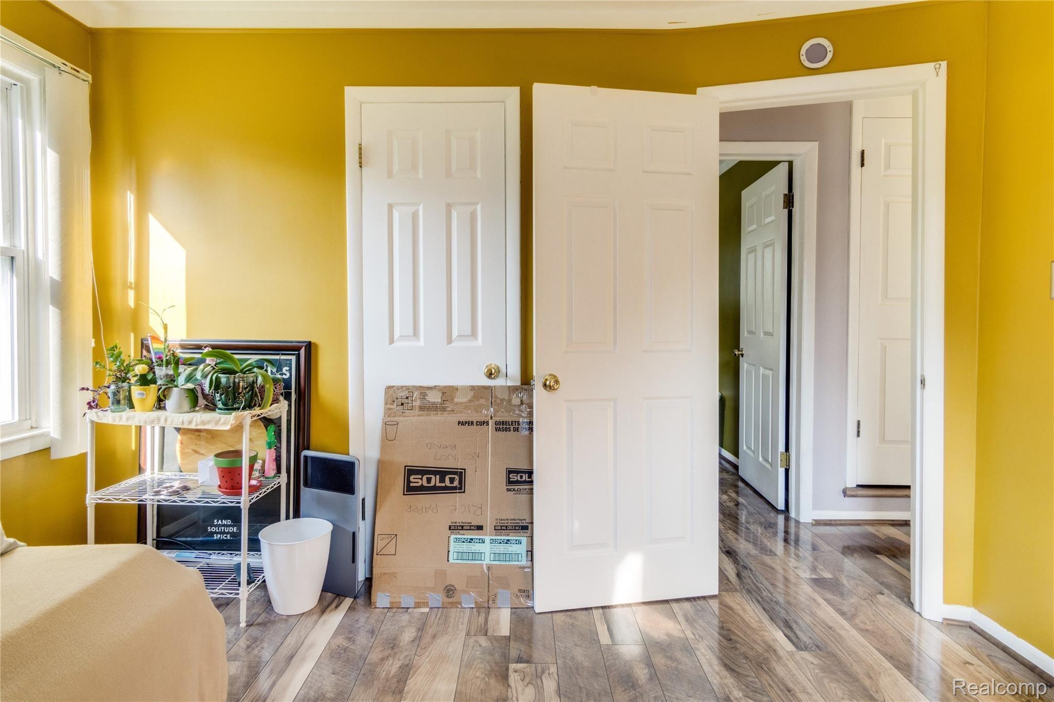 275 West Maple Road Clawson, MI 48017 - Photo 23 of 34 Interiors (13 of 24).jpg