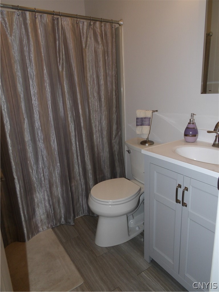 727 Bowling Green Road Cortlandville, NY 13045 - Photo 32 of 43 Full Bathroom