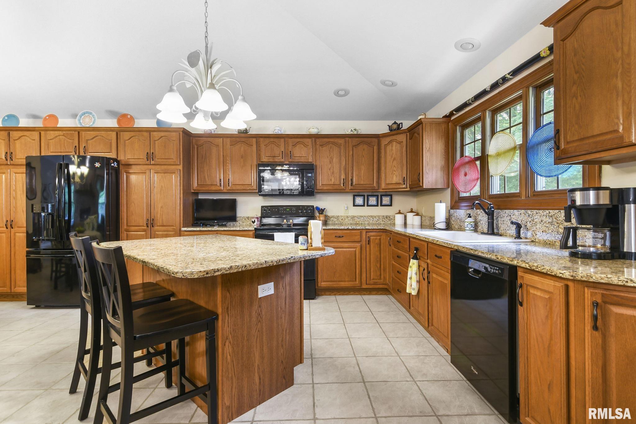 762 Cherokee Drive Springfield, IL 62711 - Photo 13 of 33