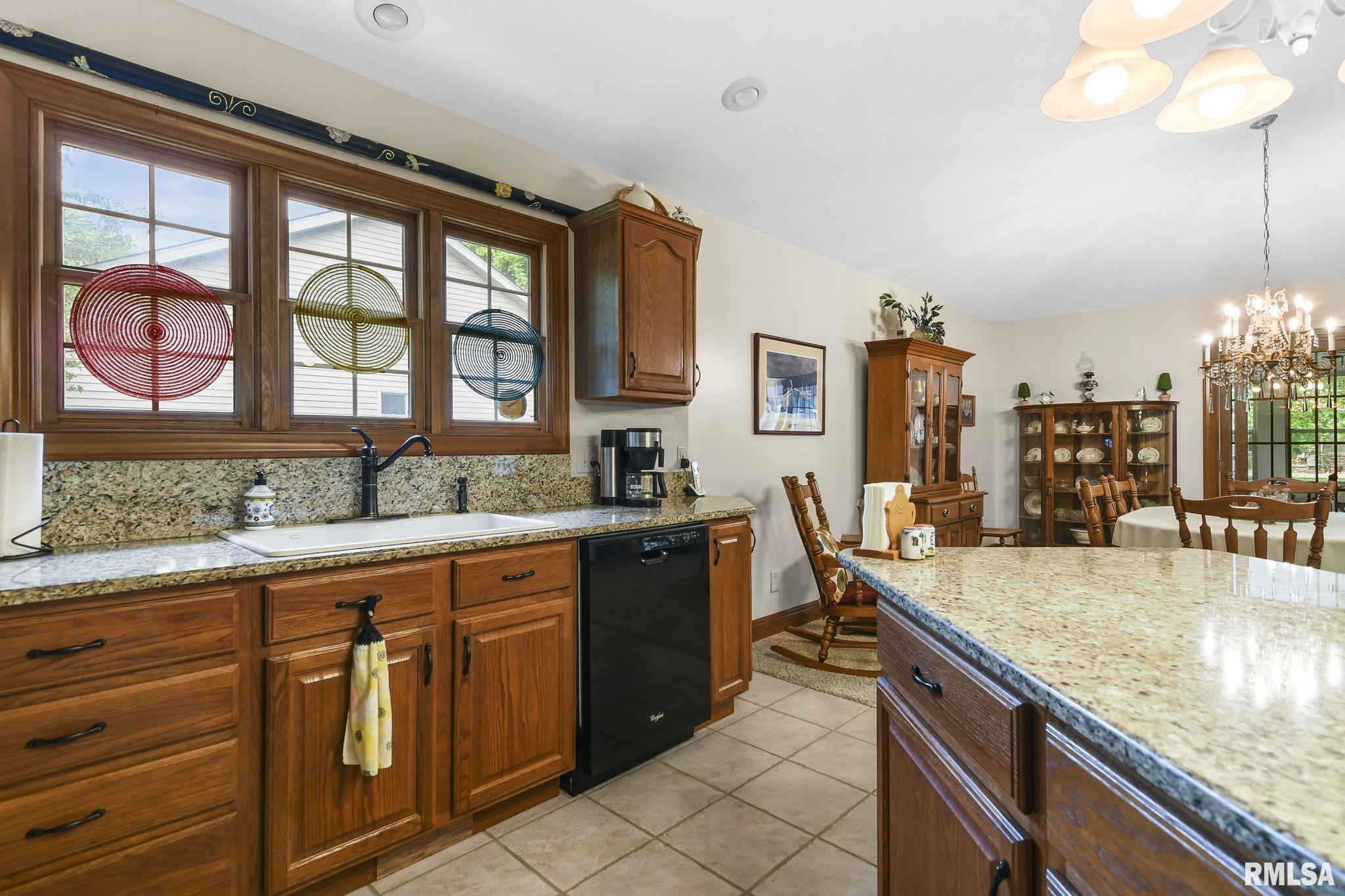 762 Cherokee Drive Springfield, IL 62711 - Photo 14 of 33