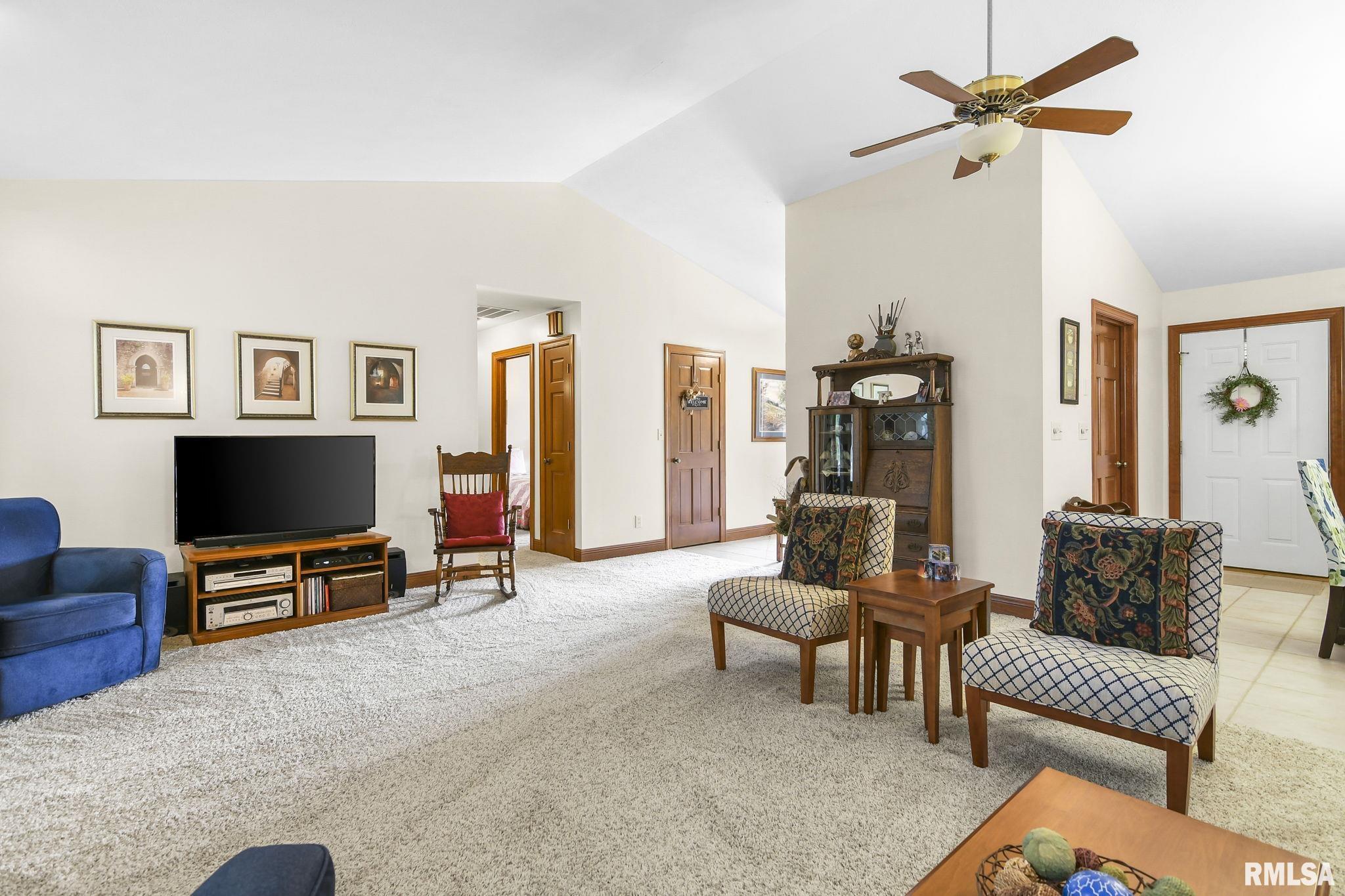 762 Cherokee Drive Springfield, IL 62711 - Photo 4 of 33