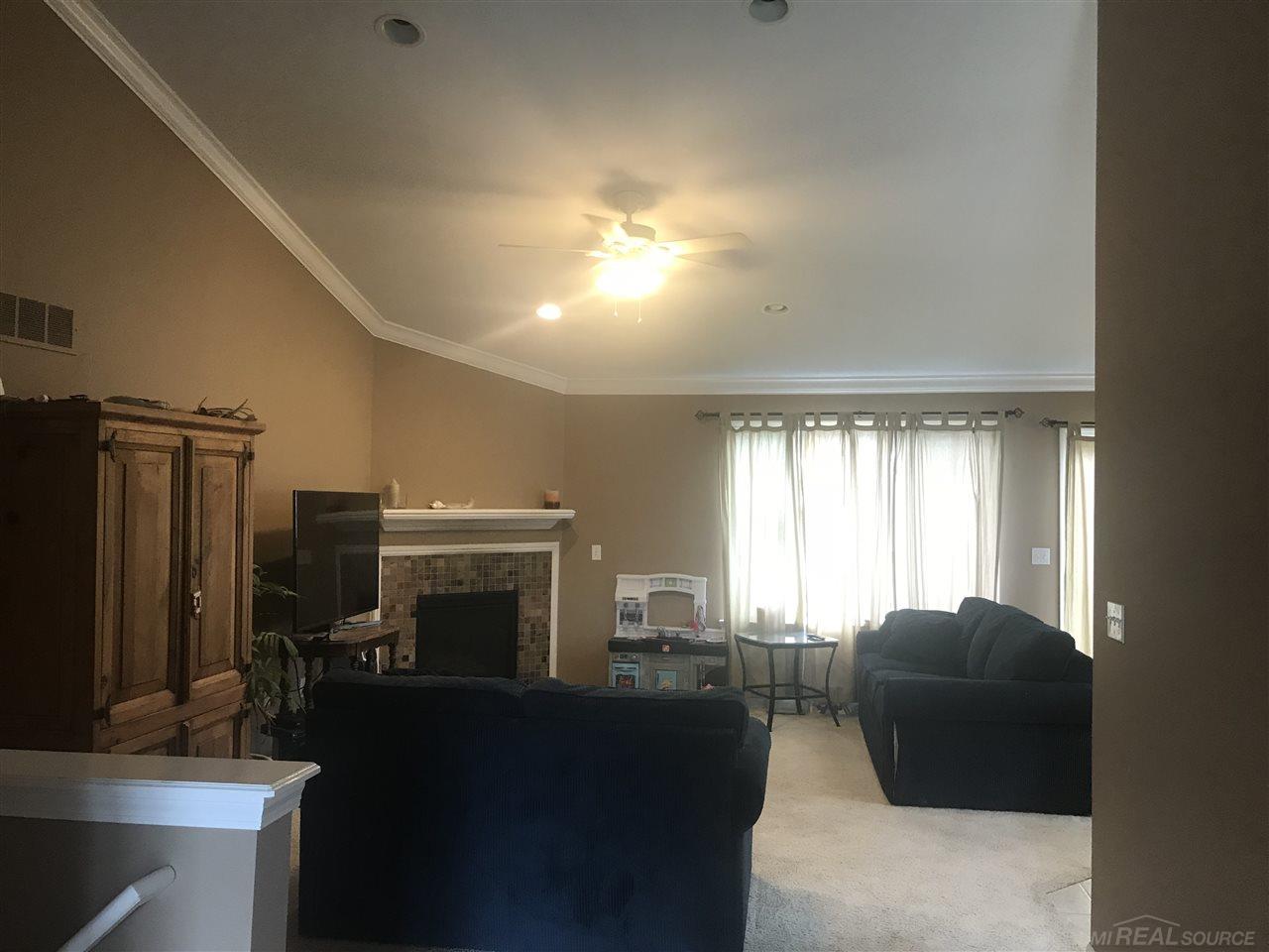 26079 Mariners Point New Baltimore, MI 48051 - Photo 7 of 28