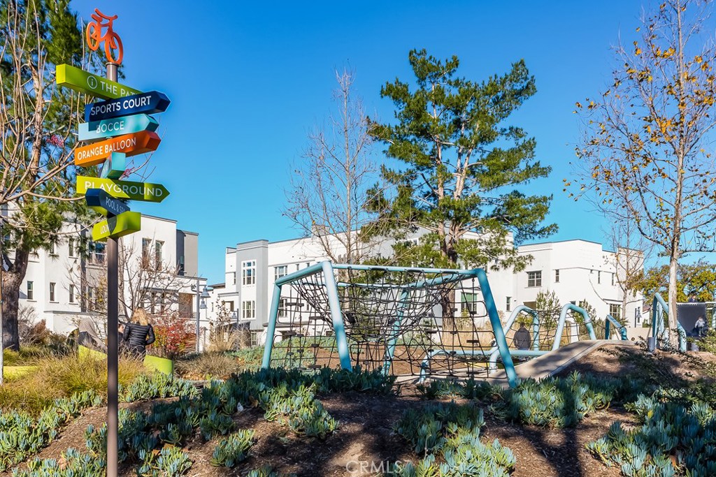 106 Newall Irvine, CA 92618 - Photo 27 of 31 a view of building and yard
