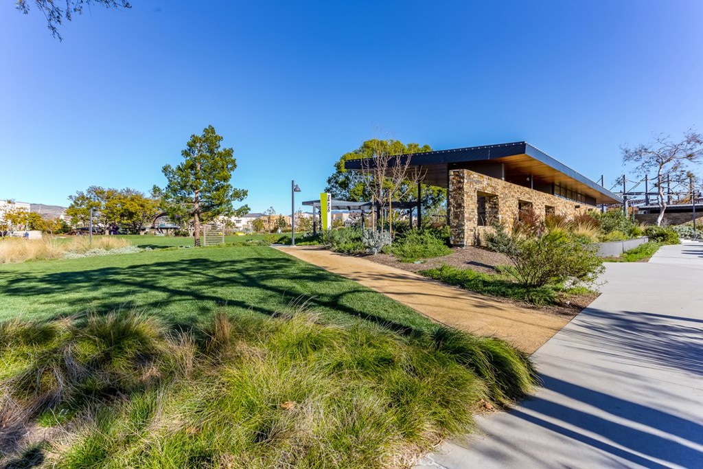 106 Newall Irvine, CA 92618 - Photo 31 of 31 a front view of a house with a yard