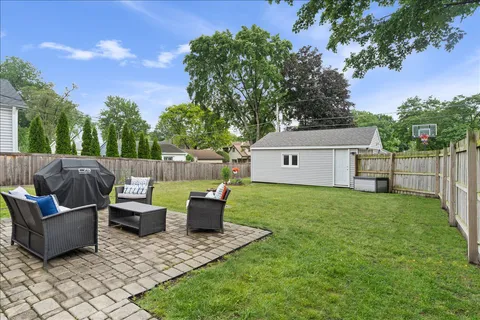 $525,000 | 201 North Maple Street, Mount Prospect, IL 60056