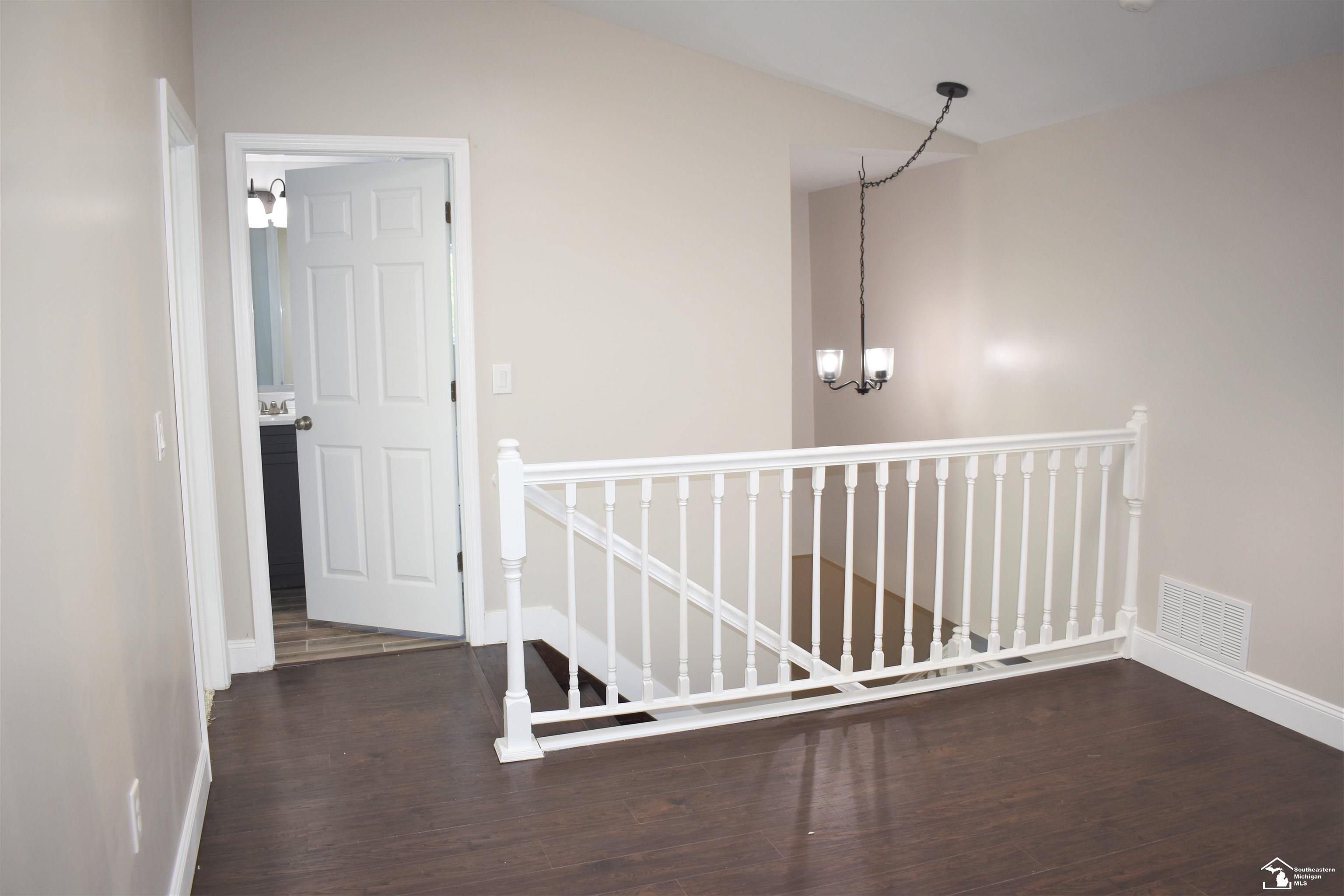 45081 Willis Road Belleville, MI 48111 - Photo 17 of 33 50115074-16.JPG