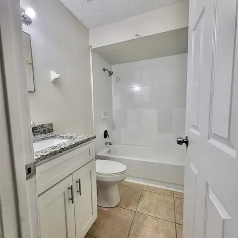 $1,100 | 1704 Birchwood Circle, Unit 1, Leesburg, FL 34748