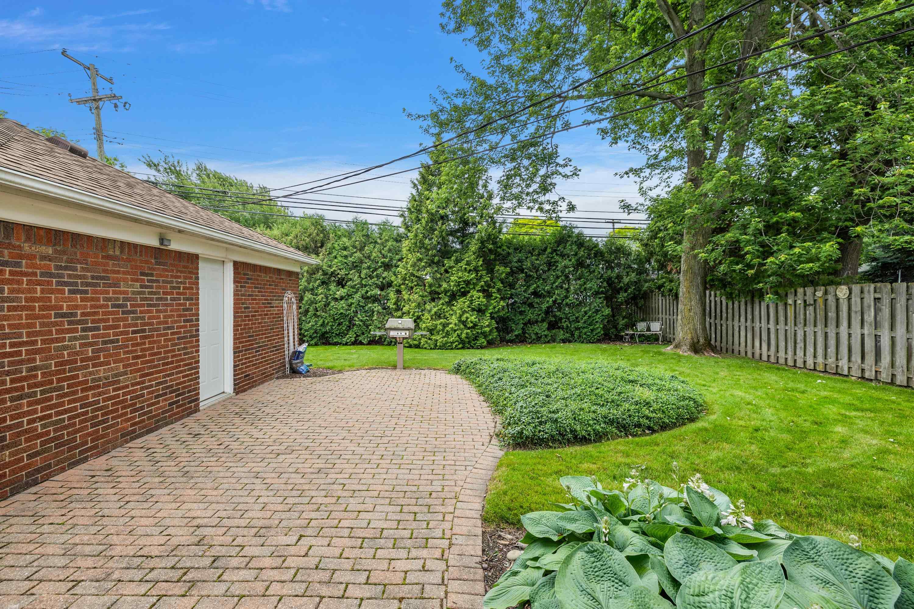 1437 Torrey Road Grosse Pointe Woods, MI 48236 - Photo 54 of 60