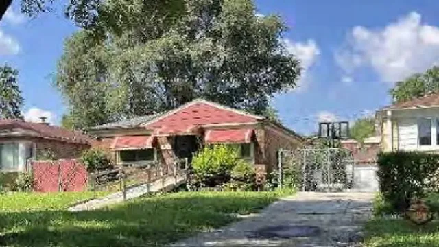 $74,800 | 14918 Western Avenue, Harvey, IL 60426