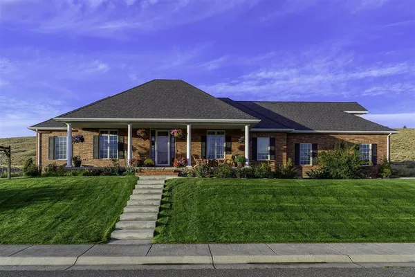 $1,549,000 | 732 North View Drive, Cody, WY 82414