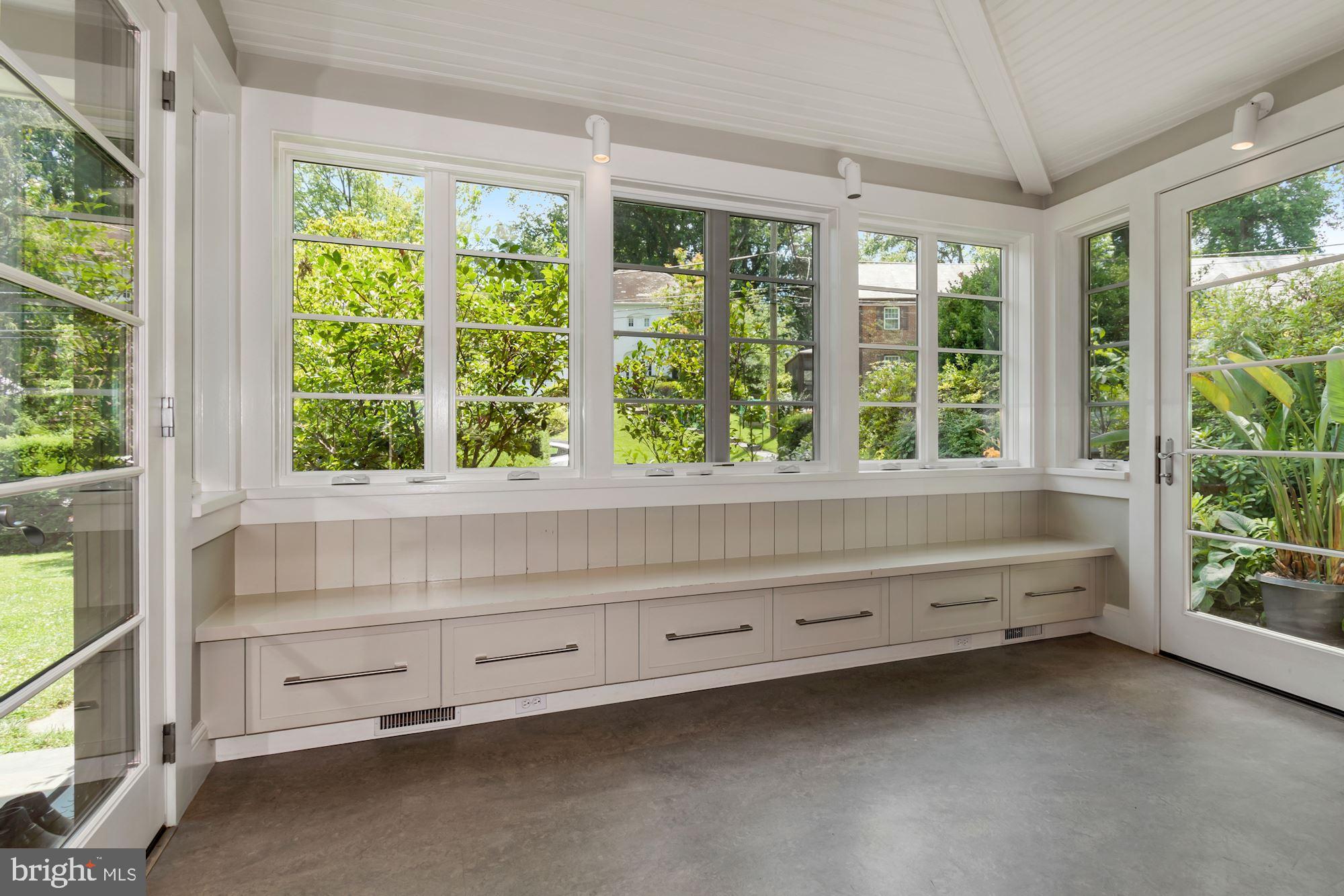 501 Ashford Road Silver Spring, MD 20910 - Photo 6 of 43 Gallery Image 6