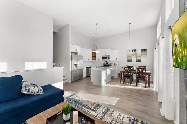 $350,000 | 11629 Prospect Curve, Woodbury, MN 55129