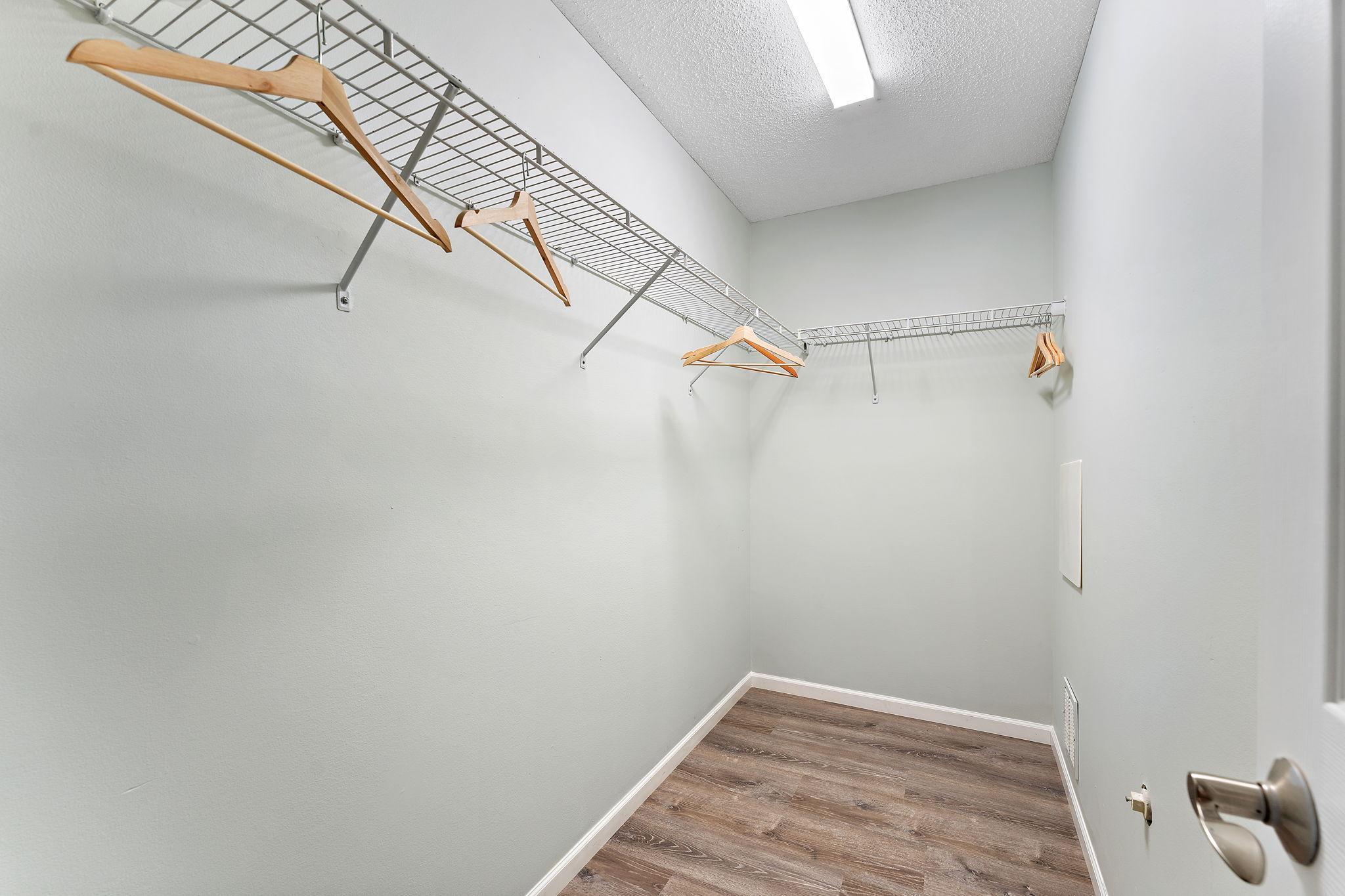 11629 Prospect Curve Woodbury, MN 55129 - Photo 16 of 30