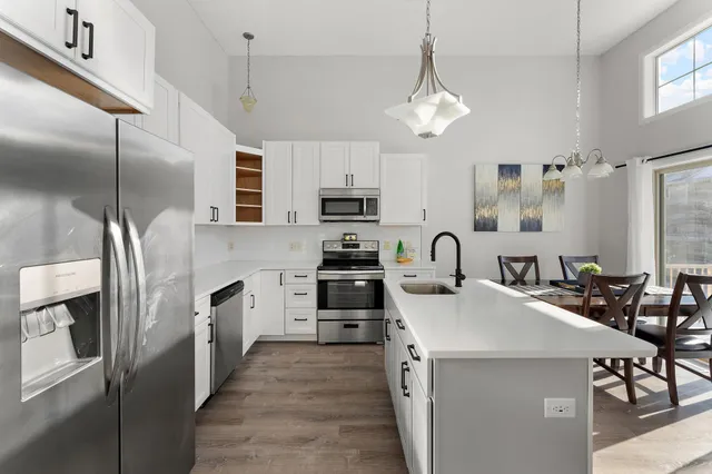 $350,000 | 11629 Prospect Curve, Woodbury, MN 55129